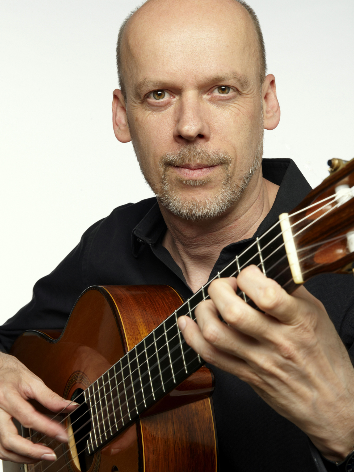 Klaus Jäckle mit Gitarre